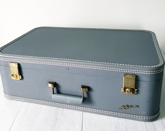 Large Vintage Hard Shell Blue Lady Baltimore Suitcase/ Movie Stage Film Prop/ 1950s Mid Century Luggage/ Stackable Vintage Retro Decor