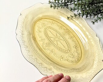 Small Vintage Yellow Federal Glass Patrician Spoke Oval Serving Meat Plate Platter, Depression Glass 1930s