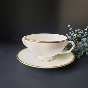 Vintage Wedgwood Cream Soup Mugs with Underplate Saucer/Dual Handled Bone China Soup Bowl/California/Gold Band/Wedding, Shower Table/England
