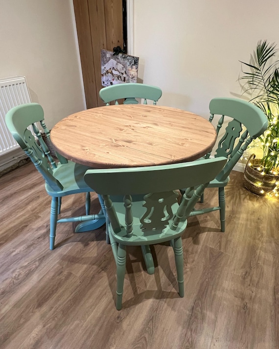 Buy Wiltshire Farmhouse 4 Leg Round Pedestal Table 90cm Buy Wiltshire Farmhouse 4 Leg Round Pedestal Table 90cm