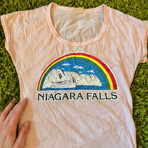 Vintage 1970s Baby Pink Niagara Falls Rainbow Tee… - image 3