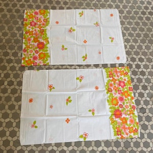 Vintage 1970s Flower Power Pillowcases Standard // Pink Orange White Green German European Bedding Floral Daisy Bedding Hippie Groovy
