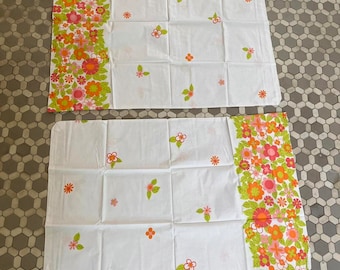 Vintage 1970s Flower Power Pillowcases Standard // Pink Orange White Green German European Bedding Floral Daisy Bedding Hippie Groovy
