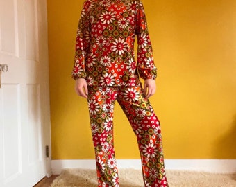 Vintage 1970s Flower Power Two Piece Set Tunic Pants Bellbottoms // Orange Red Green Silky Top Groovy Hippie Bells Medium 60s 70s Floral