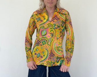 Vintage 1970s Psychedelic Top Shirt Blouse Yellow Pink Paisley Abstract // Small Medium 70s Hippie // Colorful 60s 1960s Psychedelic Trippy
