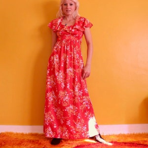 Vintage 1970s Red Purple Floral Print Maxi Dress // Groovy Hippie 70s 60s 1960s Flower Power Daisy Flutter Sleeve