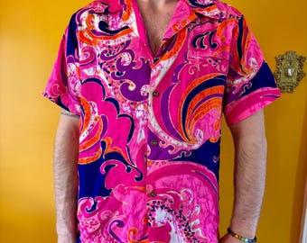 Vintage 1970s Pink Purple Orange Hawaiian Neon Shirt Top Button Down Short Sleeve 60s Groovy Hippie Psychedelic Bright Flower Power Swirl