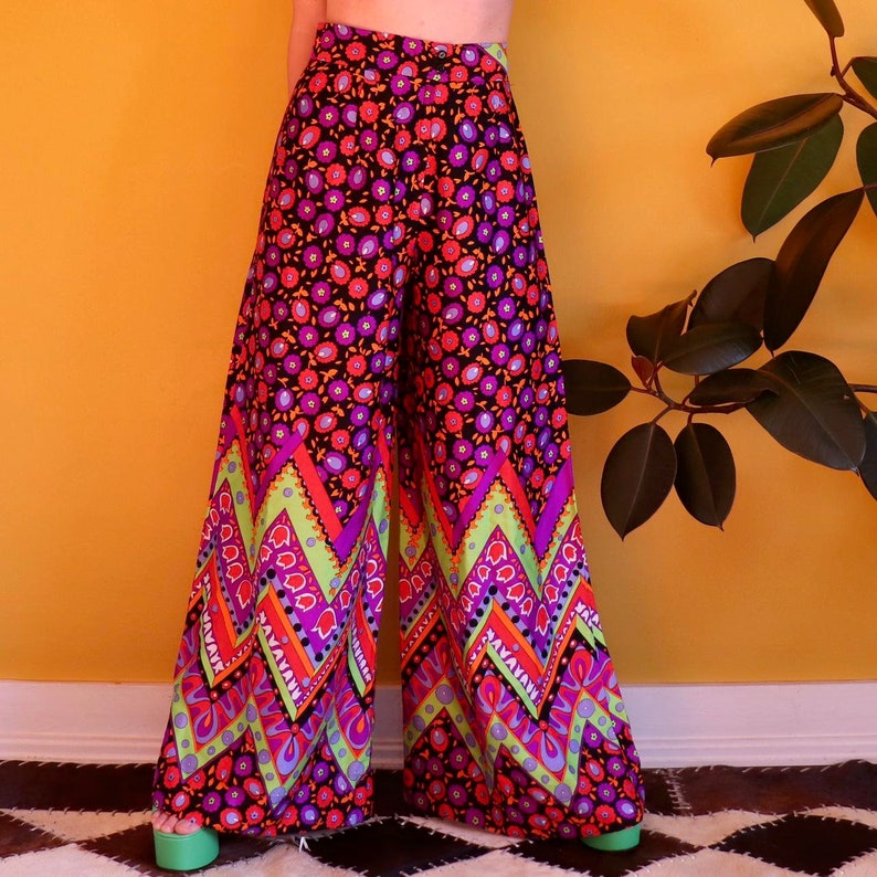 Vintage 1970s Psychedelic Wide Leg Palazzo Pants // Groovy Hippie Retro Elephant Bells High Waisted Flower Power // 26 inch waist image 1