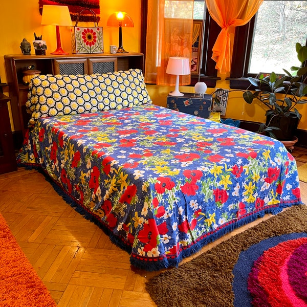 Vintage 1970s Blue Floral Daisy Flower Power Bedspread Blanket Coverlet // 70s 60s 1960s Hippie Groovy Floral Bedding Full Double Red Yellow