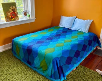 Vintage 1970s Cannon Seven Seas Psychedelic Full Double Queen Bedspread Bedding Blanket Coverlet Blue Green Hippie Groovy Novelty Print 60s