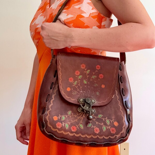 Vintage 1970s Tooled Leather Floral Purse // Groovy Hippie Woodstock Bag 70s 60s 1960s Flower Power Orange Geometric
