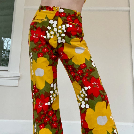 Vintage 1970s Orange Green Yellow Flower Power Fl… - image 2