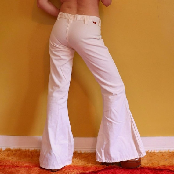 Vintage 1970s White Low Rise Elephant Bells Pants Ultra Flare Mega  Bellbottoms // 70s 60s Hippie Wide Leg 1960s Groovy // Small Medium 