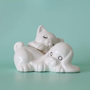 Vintage Napping Cat and Dog Salt and Pepper Shakers, Kitschy Retro Kitchen Accessories