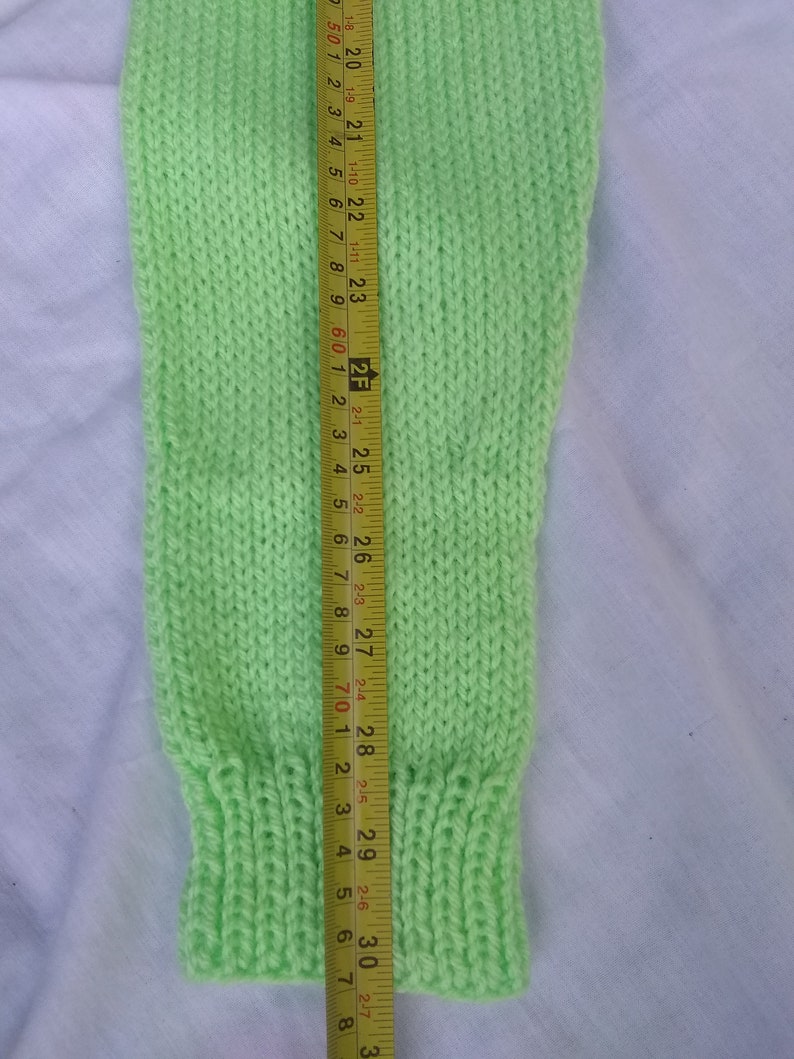 airy and soft Lime Green /& White Pastel Sweater size M-XL. with a deep v-neckline