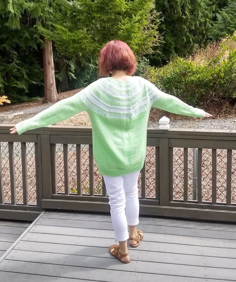 airy and soft Lime Green /& White Pastel Sweater size M-XL. with a deep v-neckline
