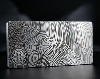 Lingote de acero de armero de metal sólido: casi 450 g de metal puro. Créditos de accesorios de cosplay de Sabacc.