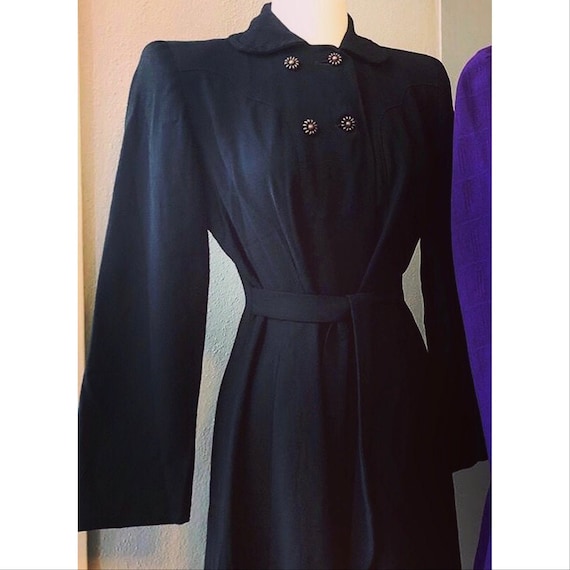 Vintage 1940s black wool coat jacket HUGE shoulde… - image 1