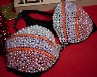 Op bestelling gemaakt: Rave Bra met diamanten en parels