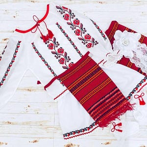 Romanian traditional costume/Romanian blouse/Romanian dance costume/Moldavian ie/Romanian traditional dress/Romanian traditional baby shower