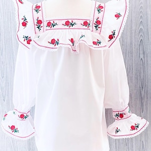 Romanian traditional blouse /Romania shirt/Moldavian suit/Romanian traditional dress/Romania ia/Romanian folk baby shower