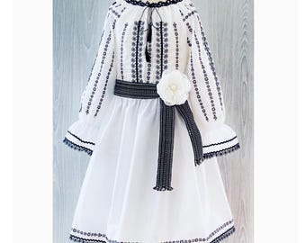 ルーマニアの手刺繍の伝統衣装、民族衣装。 - Etsy 日本 ルーマニアの手刺繍の伝統衣装、民族衣装。 - Etsy 日本