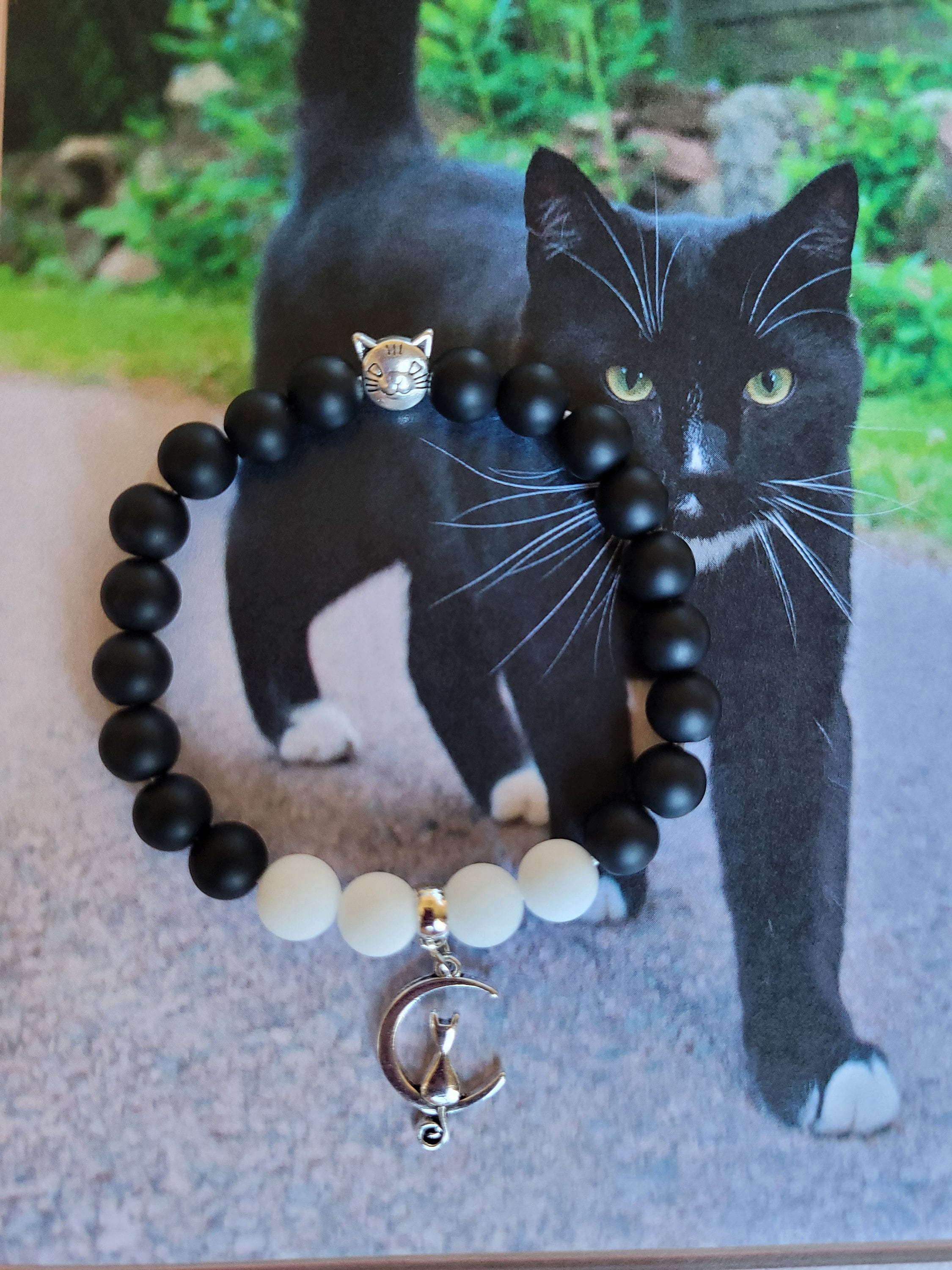 Black Tuxedo Cat Gemstones Bracelet with Cat in the  Moon Charm, Cat Bracelet, Black Kitty Bracelet, Cat Charm, Black Tabby Cat Bracelet