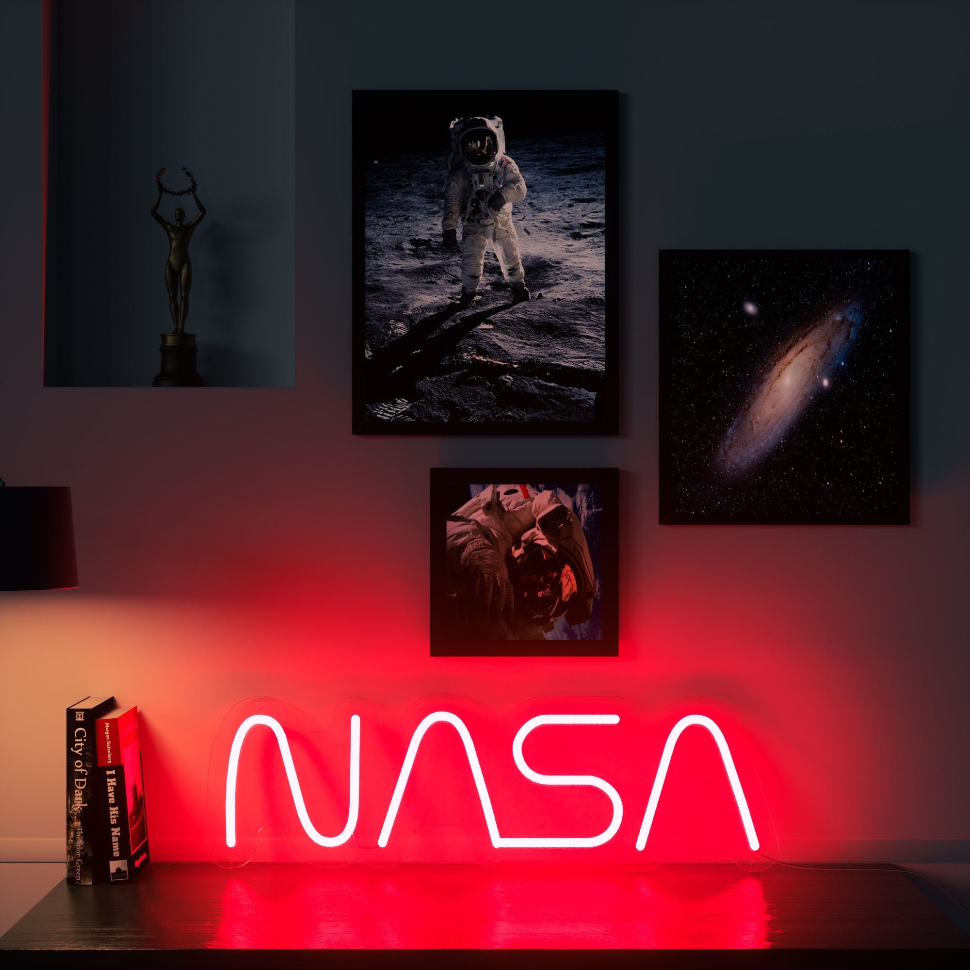 Spaceman Neon Sign Planet Astronaut Neon Sign Led Light - NeonGrand