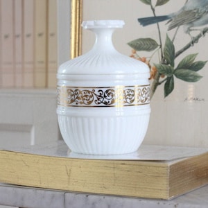 Vintage box ofwhite opaline