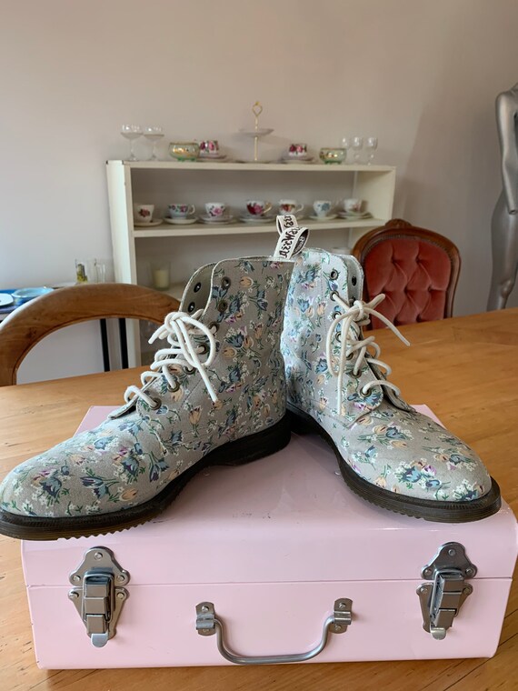 Floral Dr Martens