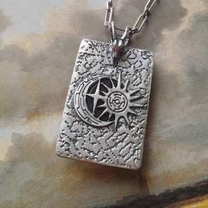 Hekate Silber Anhänger: Ziegenschädel, Achat Sonne & Mond Gothic Schmuck