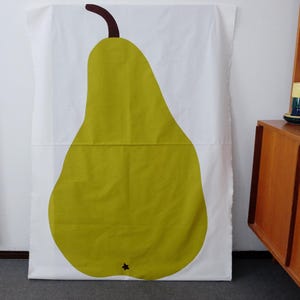 Marimekko päärynä green pear cotton fabric 145 x 85 cm home decor fabric, upholstery fabric, wall hanging, Maija Isola