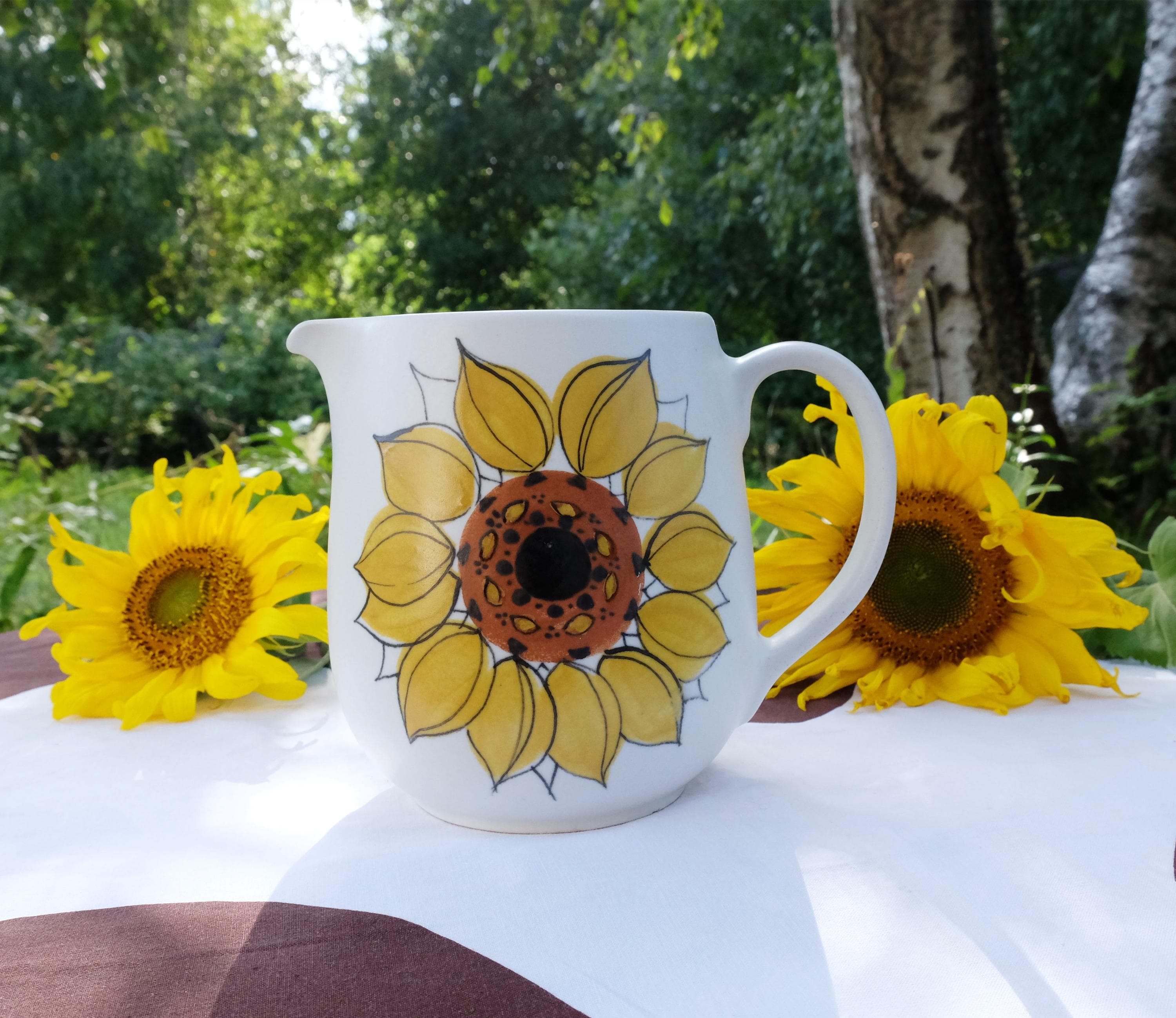 Arabia Finland Arabia Aurinkoruusu Pitcher, Hand Painted Sunflower