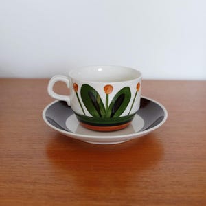 Rorstrand Rörstrand Puck hand painted teacup, coffee cup and saucer 180ML. Swedish vintage coffee cup, ceramic tableware
