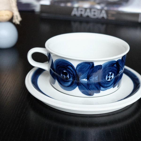 Arabia Blue Anemone vintage tea cup and saucer 250 ML hand painted coffee cup designed by Ulla Procope Rosmarin Finnish vintage stoneware