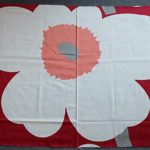 Marimekko 60e verjaardag Juhla Unikko katoensatijnstof 150 x 92 cm, stof voor wanddecoratie, meubelstof Maija Isola