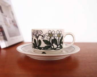 Arabia Flora Vintage coffee cup and saucer designed by Esteri Tomula made in Finland