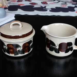 Arabia Ruija vintage sugar bowl and creamer hand painted vintage stoneware tableware, Raija Uosikkinen design image 1