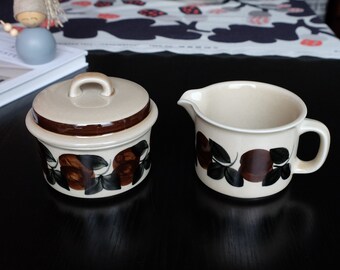 Arabia Ruija vintage sugar bowl and creamer hand painted vintage stoneware tableware, Raija Uosikkinen design