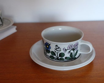 Arabia Flora vintage teacup coffee cup 250ML with saucer, designed by Esteri Tomula, made in Finland vintage ceramic