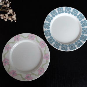 2 pcs Arabia Villiruusu & Arabia Veera side plate, dessert plate 17 cm, vintage ceramic tableware Laila Hakala, Esteri Tomula image 4