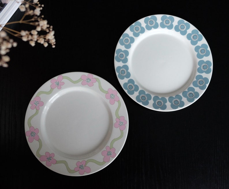 2 pcs Arabia Villiruusu & Arabia Veera side plate, dessert plate 17 cm, vintage ceramic tableware Laila Hakala, Esteri Tomula 画像 4