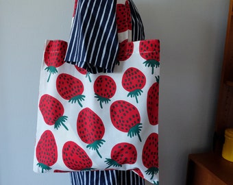 1 piece hand made Marimekko mansikka strawberry shoulder bag, hand bag, made from Marimekko cotton fabric 44 x 43 cm tote bag