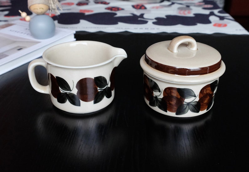 Arabia Ruija vintage sugar bowl and creamer hand painted vintage stoneware tableware, Raija Uosikkinen design image 2