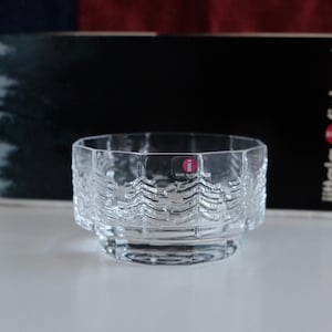 Iittala Finland. Iittala KUUSI Spruce glass bowl, serving bowl, vintage glassware tableware 2.5DL, Jorma Vennola