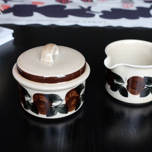 Arabia Ruija vintage sugar bowl and creamer hand painted vintage stoneware tableware, Raija Uosikkinen design zdjęcie 3