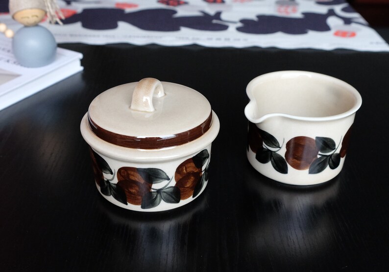 Arabia Ruija vintage sugar bowl and creamer hand painted vintage stoneware tableware, Raija Uosikkinen design zdjęcie 3