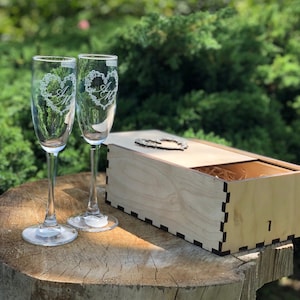 Personalized Champagne Flutes With Wooden Gift Box Wedding Toasting Glasses, Mr and Mrs Glasses, Engraved Toasting Glass Set of 2