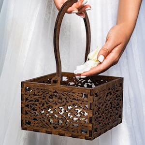 Houten bloemenmeisjesmand, rustiek voor bruiloftsgast, Petal Toss Basket