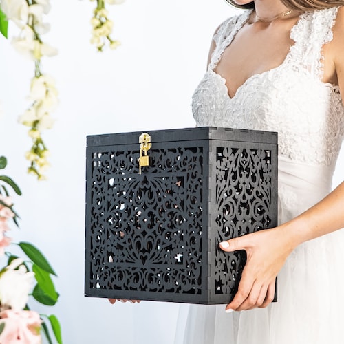 Boîte pour cartes de mariage personnalisée en bois noir avec serrure